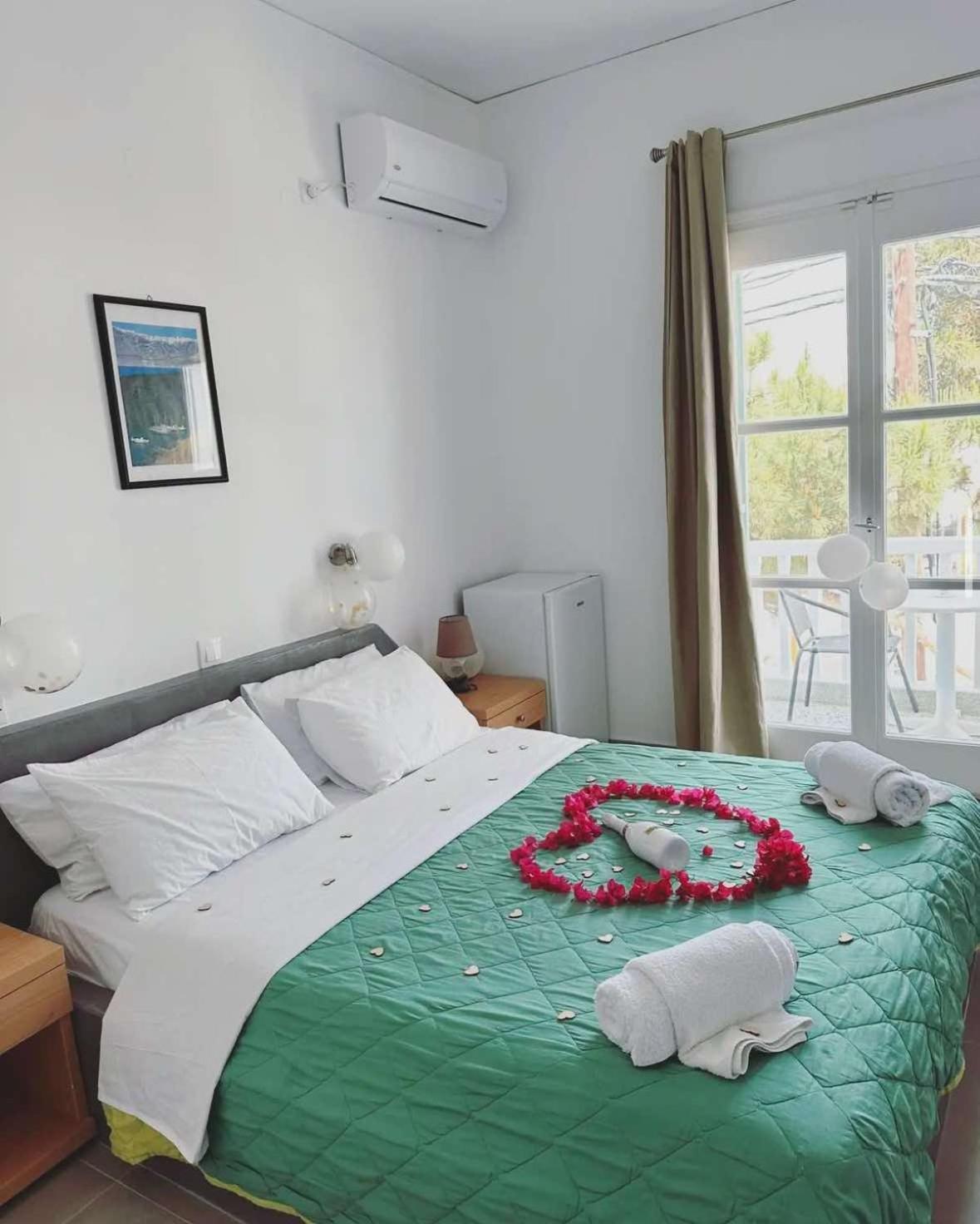 Lefkothea Hotel Kamári Buitenkant foto