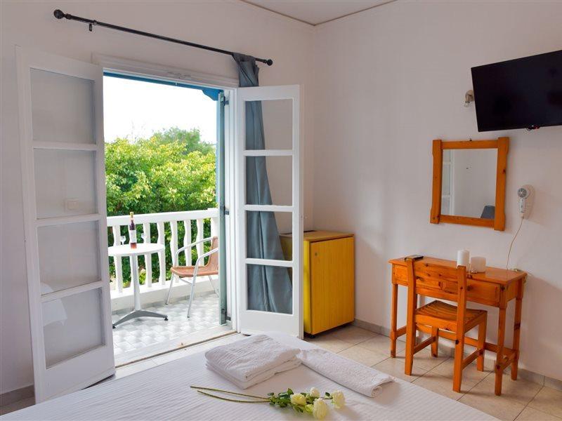 Lefkothea Hotel Kamári Buitenkant foto